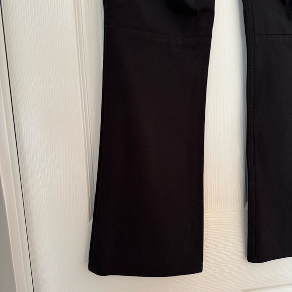 Theory Kick Pant in Stretch Cotton Black Size 2 - Picture 7 of 9